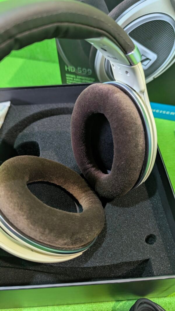 Sennheiser HD 599 Auriculares HiFi Blanco/Marrón - Imagen 4