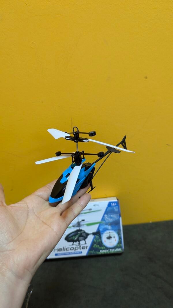 Mini helicóptero de inducción RC con luz de retención de altitud - Imagen 4