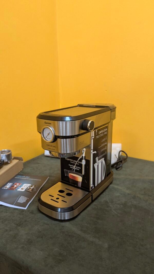 Cecotec Cafetera para Espressos y Cappuccino Cafelizzia 790 Steel Pro - Imagen 3